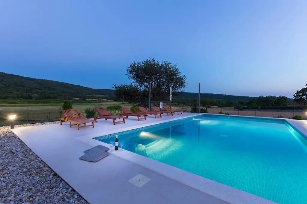 Villa Dani-With Big Pool 50M2 Labin  Hırvatistan